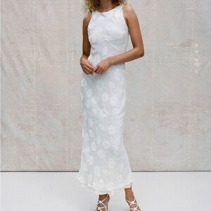 Réalisation Par The Carla
in Lily Devoré Ivory size L